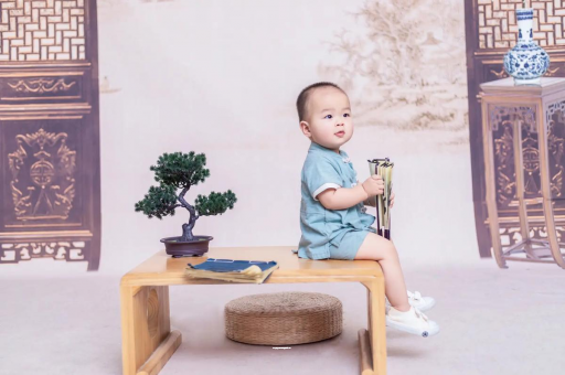 丽江孕妇肚子上的黑线